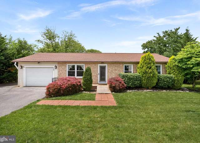 Property at 107 Massie Dr, Winchester, VA 22602, 3 beds, 2.5 baths
