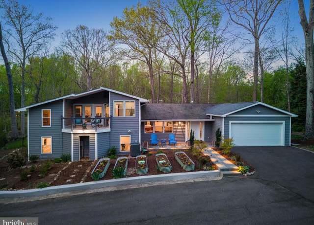 Property at 10217 Lawyers Rd, Vienna, VA 22181, 4 beds, 4 baths