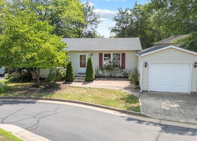 Property at 137 Oak View Dr SE, Leesburg, VA 20175, 3 beds, 2 baths
