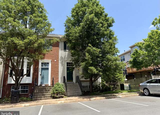 Property at 14176 Hunters Run Way, Gainesville, VA 20155, 3 beds, 3.5 baths
