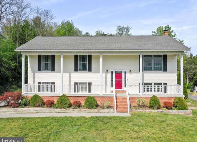 Property at 1204 S Fork Dr, Front Royal, VA 22630, 4 beds, 2.5 baths