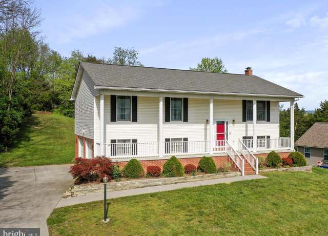 Property at 1204 S Fork Dr, Front Royal, VA 22630, 4 beds, 2.5 baths