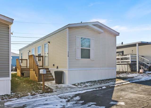 Property at 128 Ash St, Wilmington, DE 19808, 2 beds, 1 bath