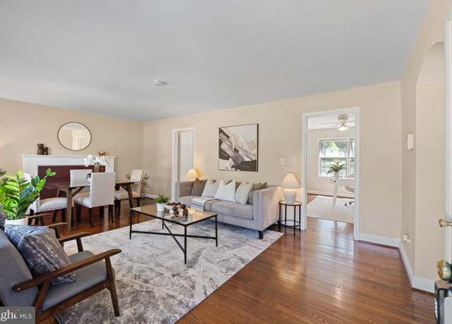 Property at 4419 Lakeview Dr, Temple Hills, MD 20748, 5 beds, 2 baths