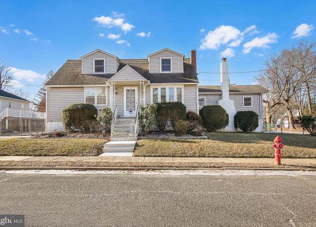 Property at 102 S Poplar Ave, Maple Shade, NJ 08052, 4 beds, 3 baths