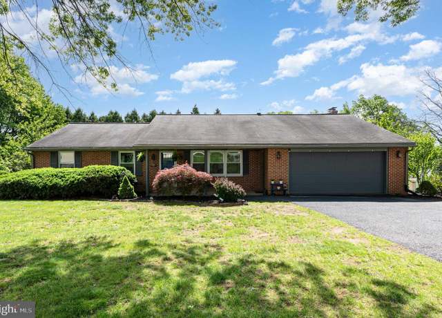 Property at 1025 Crystal Creek Dr, Mechanicsburg, PA 17050, 4 beds, 2.5 baths