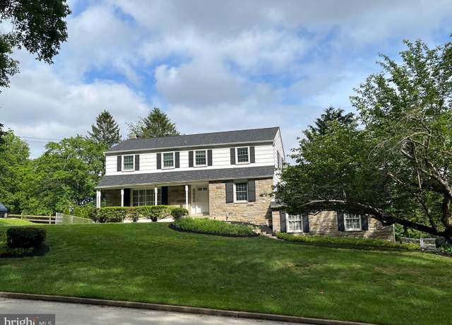 Property at 328 Caswallen Dr, West Chester, PA 19380, 4 beds, 2.5 baths