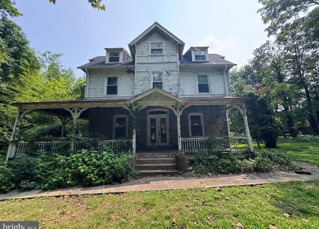Property at 135 S Lansdowne Ave, Lansdowne, PA 19050, 8 beds, 5 baths