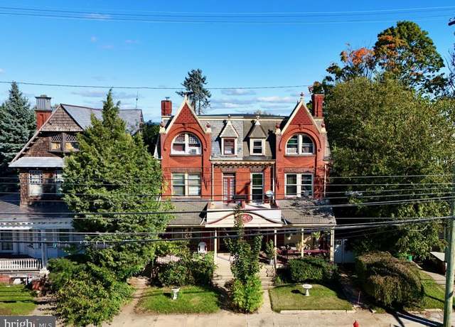 Property at 911 E King St, Lancaster, PA 17602, 6 beds