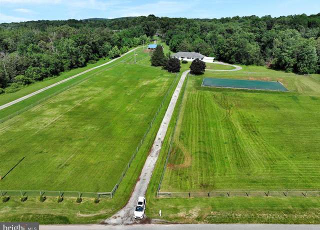 Property at 3850 Conewago Rd, Dover, PA 17315, 4 beds, 2 baths