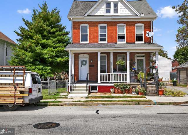 Property at 3 Pine St, Hanover, PA 17331, 4 beds, 1 bath