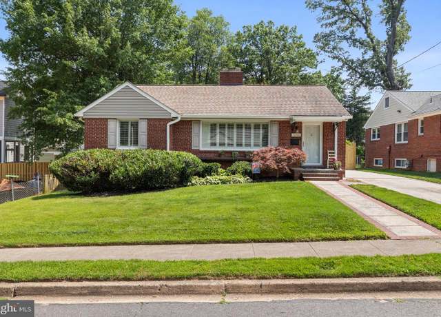 Property at 5114 14th St N, Arlington, VA 22205, 4 beds, 4 baths