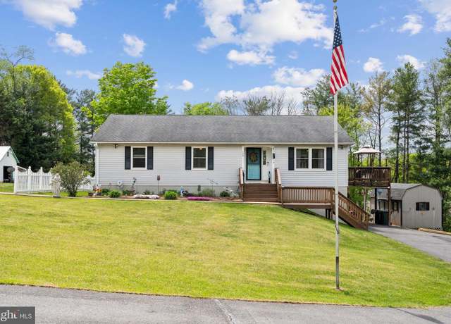 Property at 220 Lamphier St, Culpeper, VA 22701, 4 beds, 3 baths