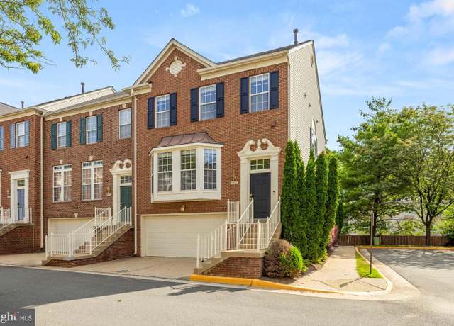 Property at 2753 Manhattan Pl, Vienna, VA 22180, 3 beds, 3.5 baths