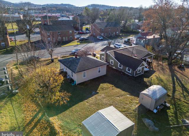 Property at 608 Hawkins St, Harrisonburg, VA 22801, 2 beds, 1 bath