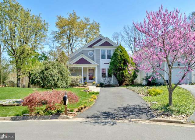 Property at 36 Ferguson Ct, Sterling, VA 20165, 3 beds, 3 baths
