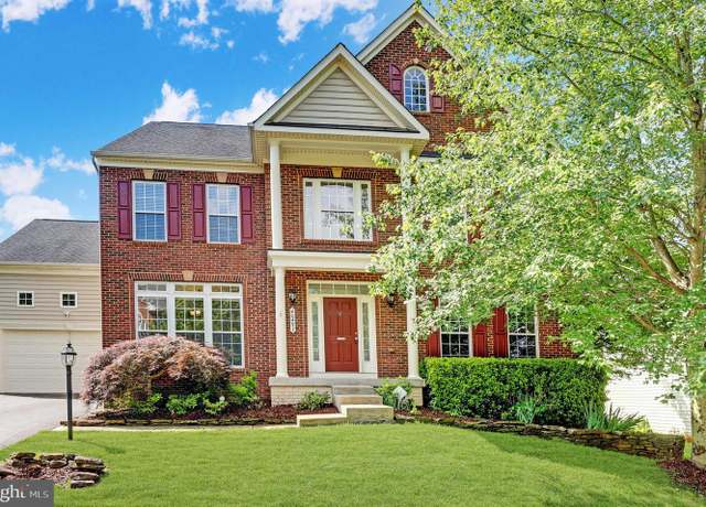 Property at 40491 Banshee Dr, Leesburg, VA 20175, 4 beds, 4.5 baths