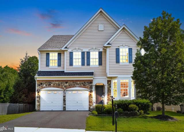 Property at 42262 Sand Pine Pl, Chantilly, VA 20152, 5 beds, 4.5 baths