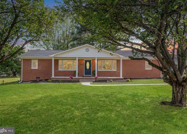 Property at 108 Wesley Chapel Dr, Edinburg, VA 22824, 3 beds, 2.5 baths