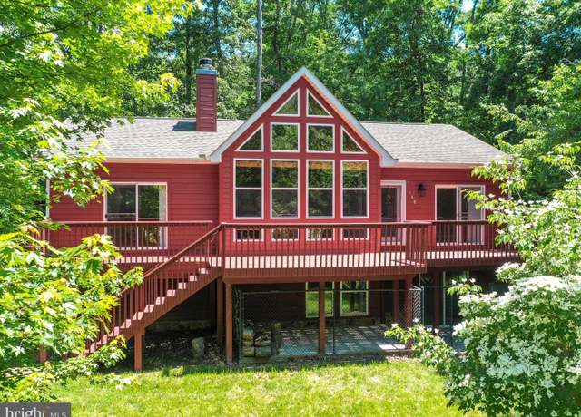 Property at 160 Black Cub Run Ln, Harpers Ferry, WV 25425, 3 beds, 3 baths