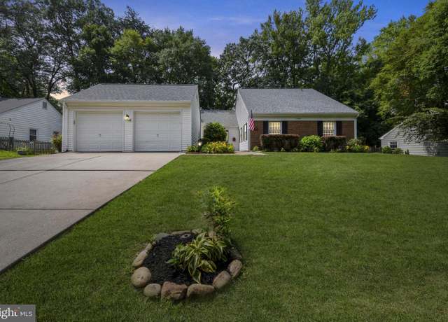 Property at 1806 Crofton Pkwy, Crofton, MD 21114, 4 beds, 2.5 baths
