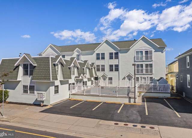 Property at 213 E Hand Ave, Wildwood, NJ 08260, 3 beds, 1.5 baths