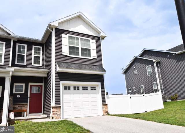 Property at 18 Star Dr, Hanover, PA 17331, 3 beds, 2.5 baths