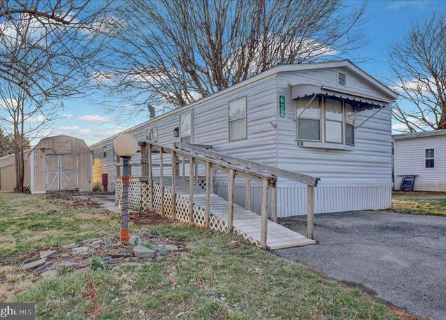 Property at 622 Palm City Park, Annville, PA 17003, 2 beds, 1 bath