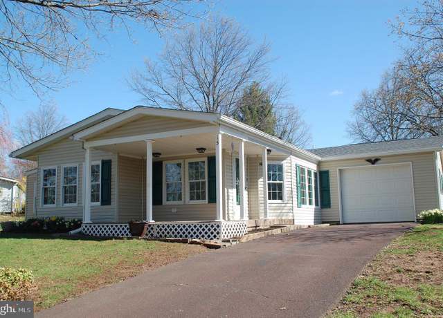 Property at 15 Chatham Ct, Souderton, PA 18964, 2 beds, 2 baths