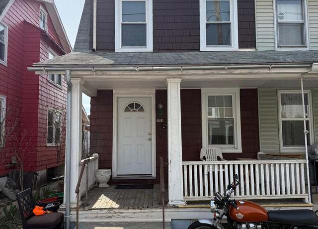 Property at 624 Courtland St, York, PA 17403, 2 beds, 1.5 baths