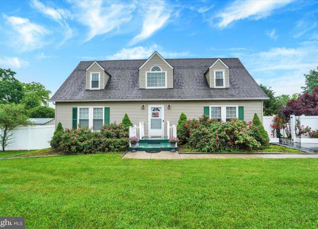 Property at 2170 Poplars Rd, York, PA 17408, 6 beds, 3 baths