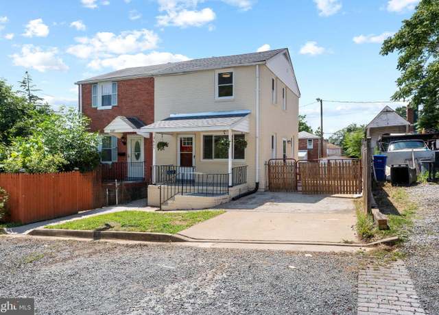 Property at 3625 S Four Mile Run Dr, Arlington, VA 22206, 3 beds, 3 baths