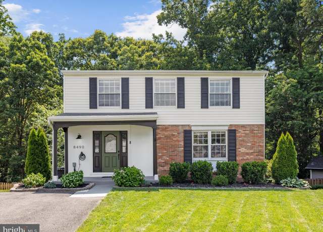 Property at 8490 Magic Tree Ct, Springfield, VA 22153, 4 beds, 3.5 baths
