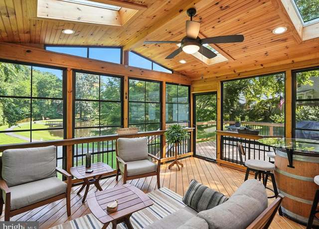 Property at 6018 Lincolnwood Ct, Burke, VA 22015, 4 beds, 3.5 baths
