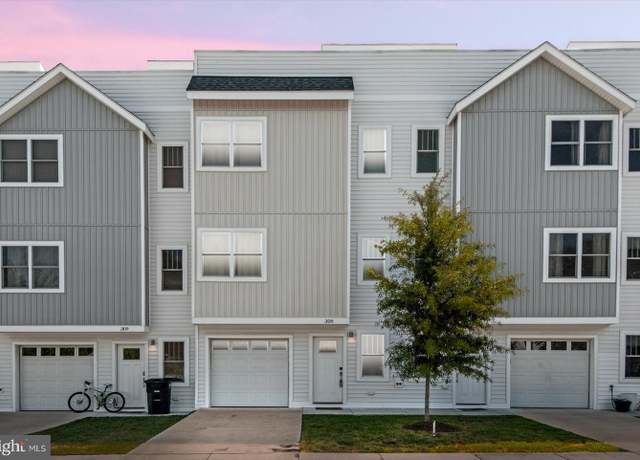 Property at 308 Douglas Ave, Colonial Beach, VA 22443, 4 beds, 3.5 baths