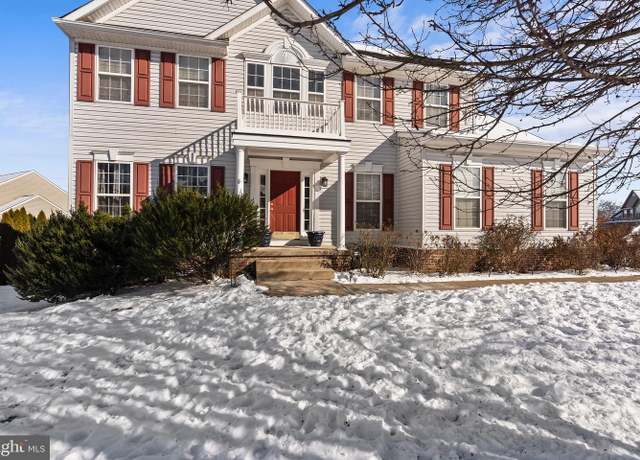 Property at 15 Spanish Bay Ct, Charles Town, WV 25414, 4 beds, 3.5 baths