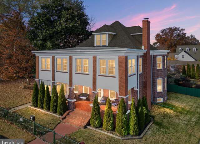 Property at 166 E 2nd, New Castle, DE 19720, 6 beds, 4 baths