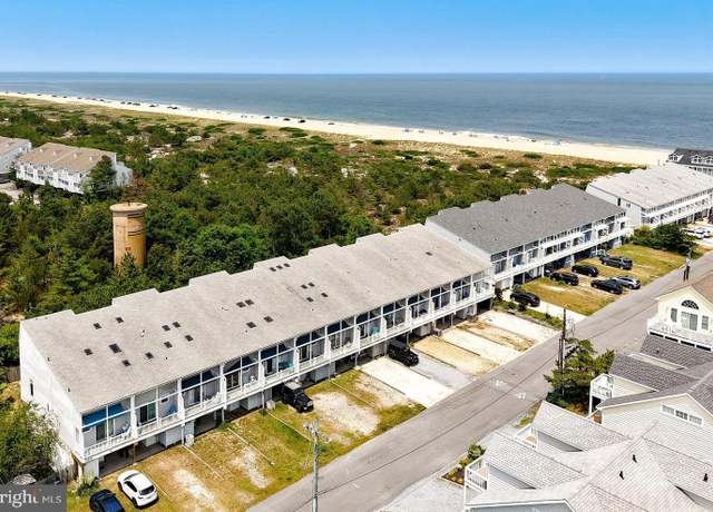 Property at 39549 Dune Rd #40, Bethany Beach, DE 19930, 5 beds, 3.5 baths