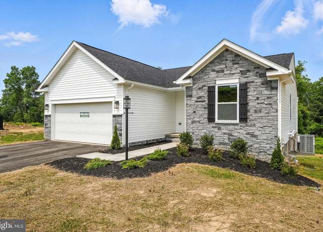Property at 0 Regent Cir, Hagerstown, MD 21742, 3 beds, 2 baths