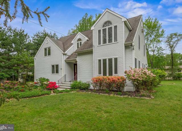 Property at 405 Holly Glen Dr, Cherry Hill, NJ 08034, 4 beds, 4 baths