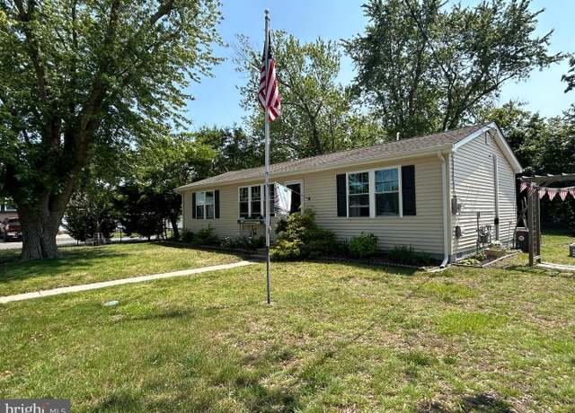 Property at 2 Arbor Rd, Villas, NJ 08251, 3 beds, 2 baths