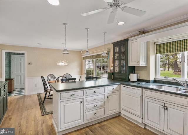 Property at 963 Kings Hwy, Thorofare, NJ 08086, 3 beds, 2 baths