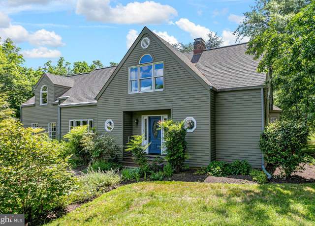 Property at 18 Mercer St, Hopewell, NJ 08525, 3 beds, 3 baths
