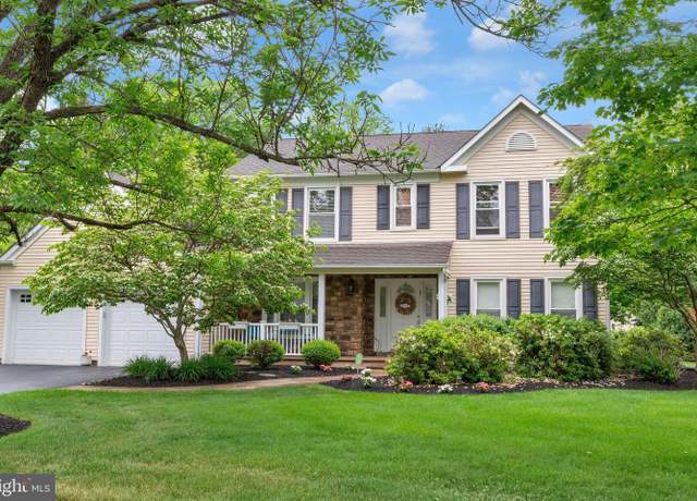Property at 6 Drayton Ln, Plainsboro, NJ 08536, 5 beds, 2.5 baths