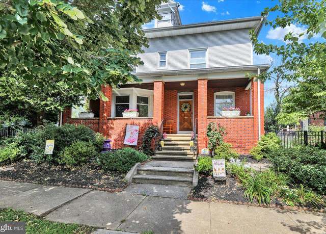 Property at 207 State St, Reading, PA 19607, 4 beds, 1.5 baths