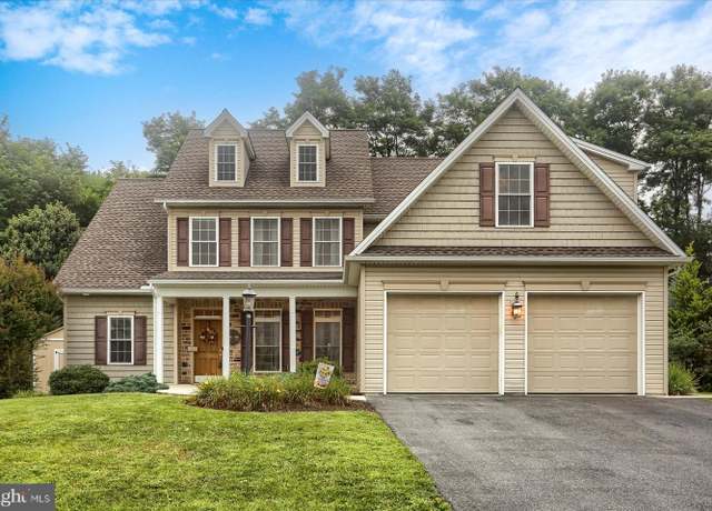 Property at 214 Hope Dr, Boiling Springs, PA 17007, 4 beds, 2.5 baths
