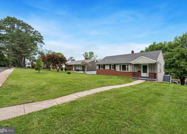 Property at 1027 Oak St, Coatesville, PA 19320, 3 beds, 1.5 baths