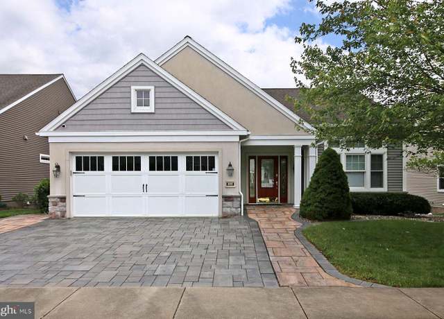 Property at 1055 Stanford Dr, Lebanon, PA 17042, 5 beds, 3.5 baths