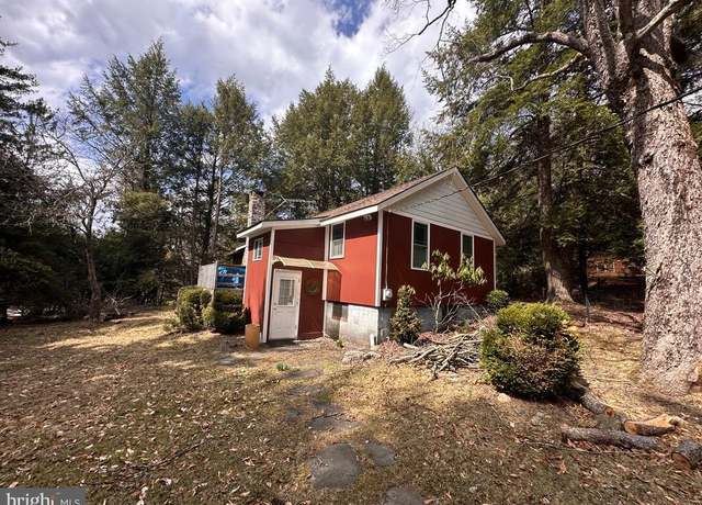Property at 9805 Bear Creek Blvd, Bear Creek, PA 18602, 3 beds, 1 bath
