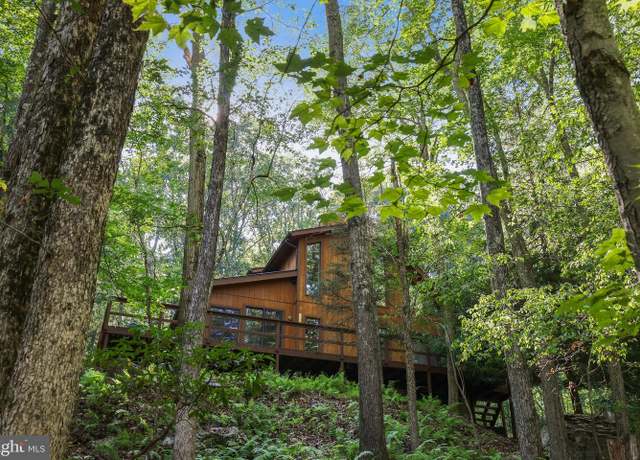 Property at 424 Iroquois Loop, Canadensis, PA 18325, 3 beds, 2 baths